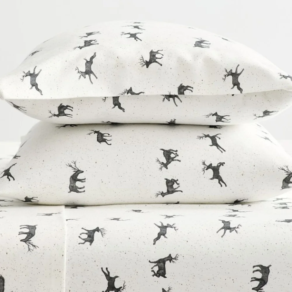 NWT Pottery Barn Rustic Reindeer Cotton Flannel Standard Pillowcases - Set of 2
